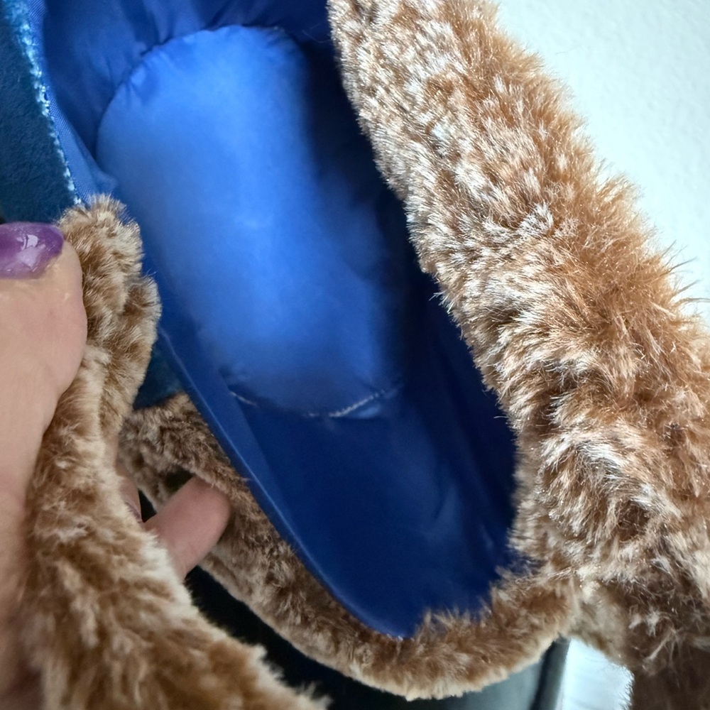 Peter Rabbit Plush Bunny Basket - Picture 5 of 9